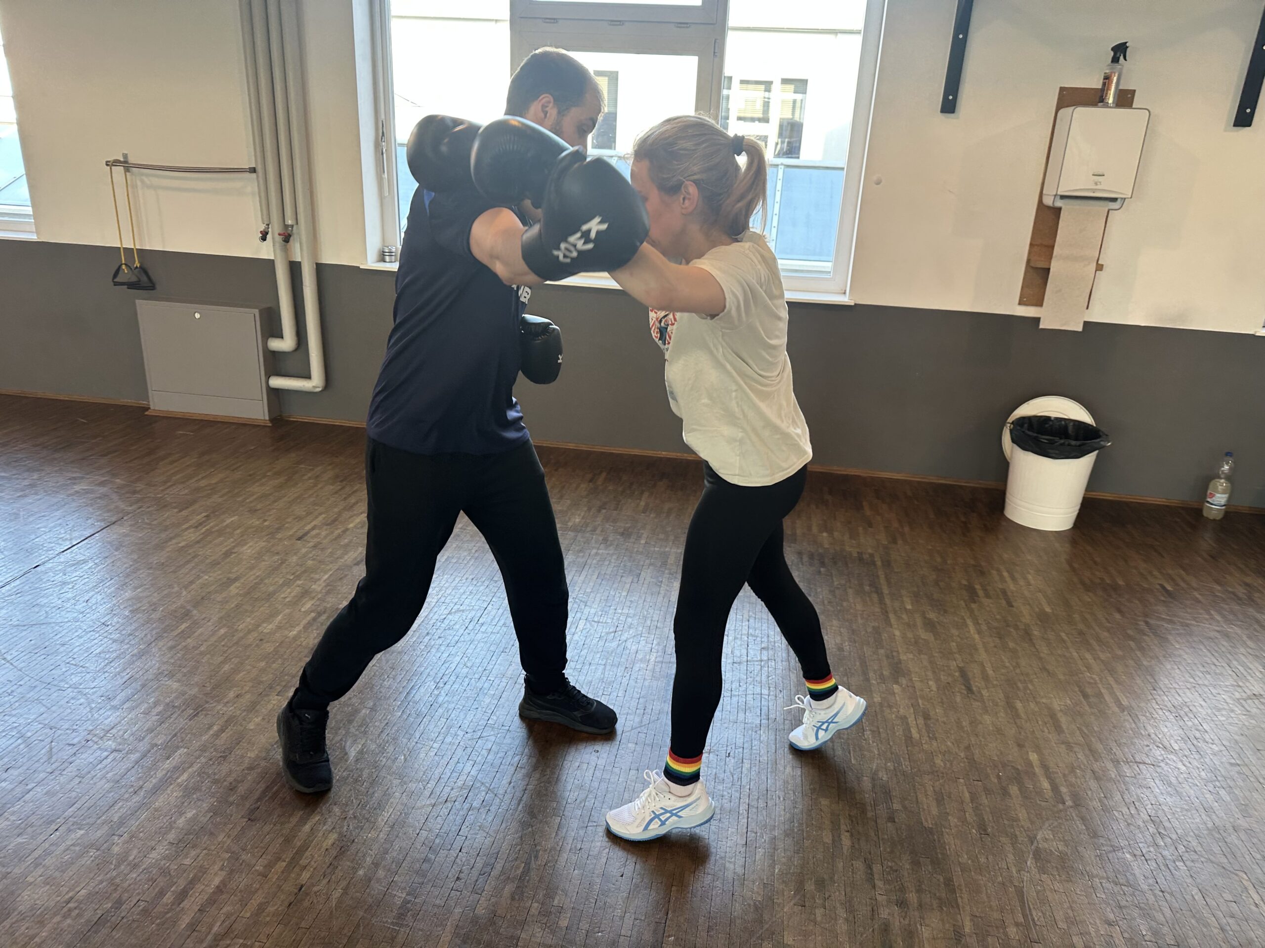 Krav Maga Ludwigsburg Hauzel Kampfsportshule Training für Frauen Selbstverteidigung