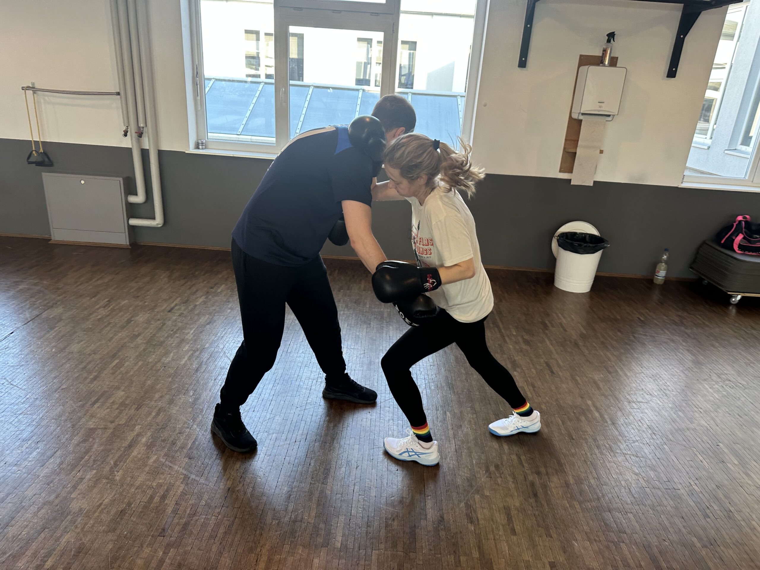 Krav Maga Ludwigsburg Hauzel Kampfsportshule Training für Frauen Selbstverteidigung